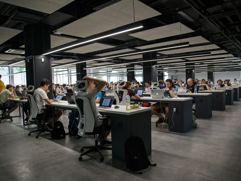 L'équipe DZPayTech dans son espace de travail
